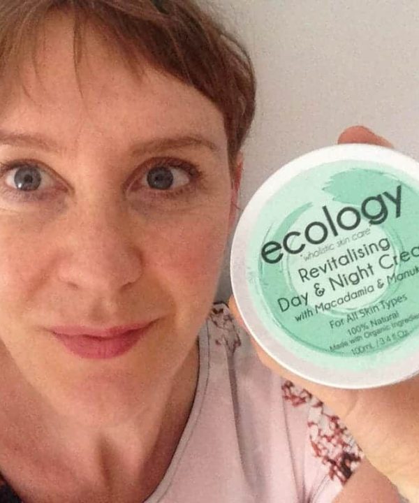 Alternative view of Revitalising Day and Night Cream with Macadamia and Manuka