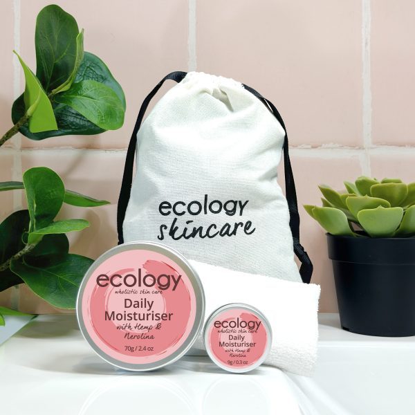 Home & Away Holiday Set